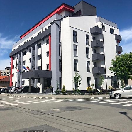 Cazare Bloc Nou Ultracentral Râmnicu Vâlcea Esterno foto