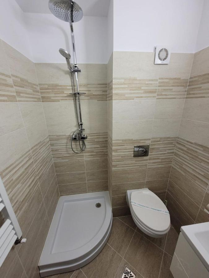 Cazare Bloc Nou Ultracentral Râmnicu Vâlcea Esterno foto