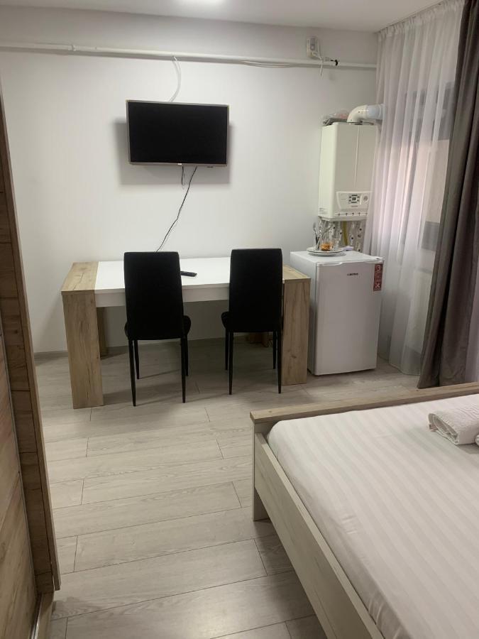 Cazare Bloc Nou Ultracentral Râmnicu Vâlcea Esterno foto